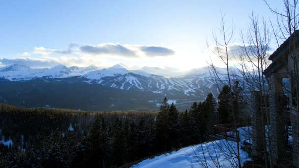 Paisagem nebulosa cênica sobre montanhas de Breckenridge — Vídeo de Stock