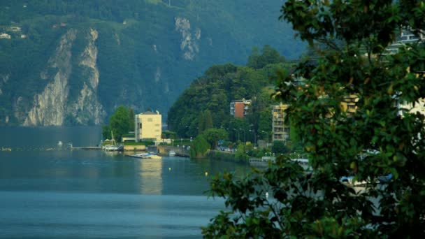 Lago Lugano en Suiza Alpes — Vídeos de Stock