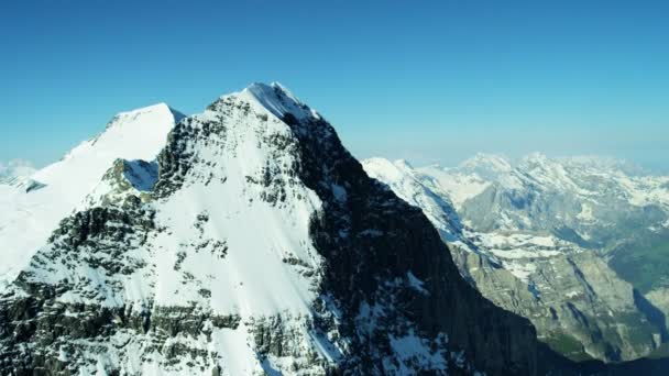 sněhu limitován vrcholky hor v Grindelwaldu