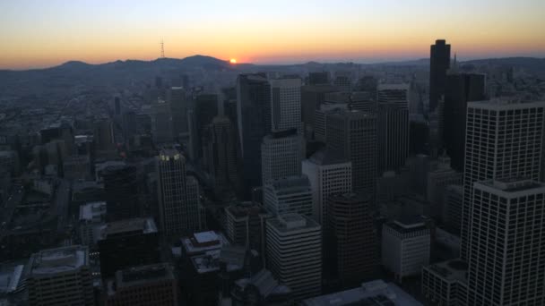 고층 빌딩, 옥상 및 샌 프란 시스 코의 도시의 거리 — 비디오