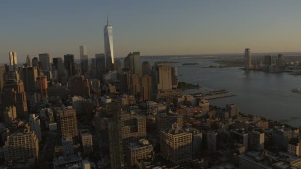 Gökdelenleri olan New York şehri gökdelenleri — Stok video