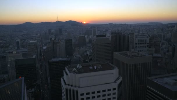 Небоскребы, крыши и улицы Сан-Франциско — стоковое видео