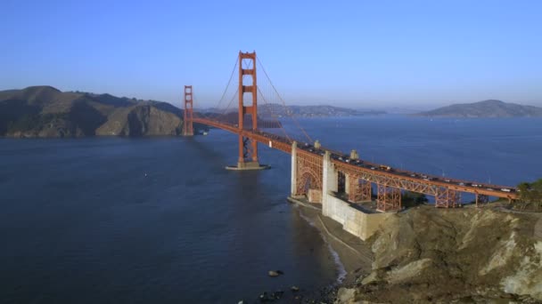 Visutý most Golden Gate v San Franciscu — Stock video