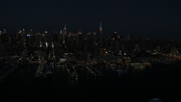 New York City met at night — Stockvideo