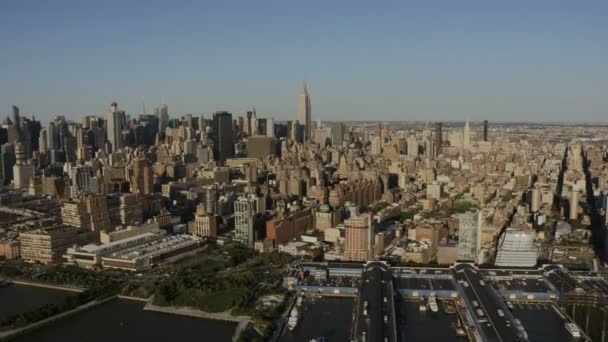 New York City modern gökdelenler ile — Stok video