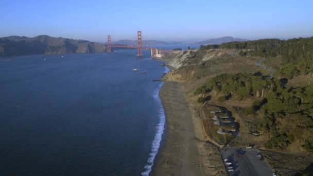 Ponte de suspensão Golden Gate em São Francisco — Vídeo de Stock