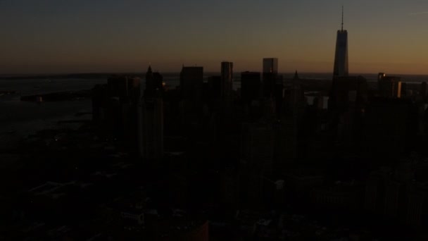 New York skyline bij zonsondergang — Stockvideo