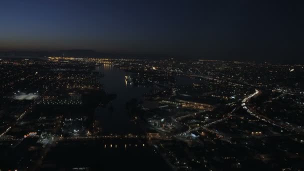 Luftaufnahme beleuchteter Stadtansichten von San Francisco — Stockvideo