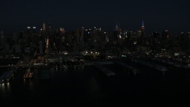 New York City met at night — Stockvideo