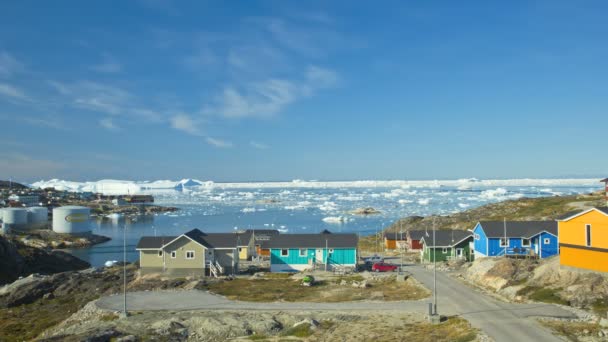 Arktiska staden med färgglada hus — Stockvideo