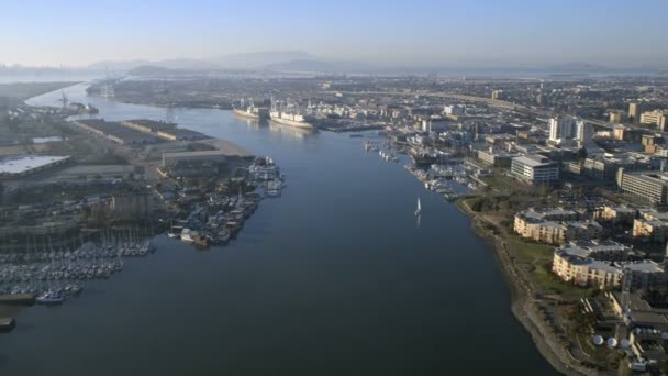 Όκλαντ λιμάνι στις εκβολές του Σαν Φρανσίσκο — Αρχείο Βίντεο