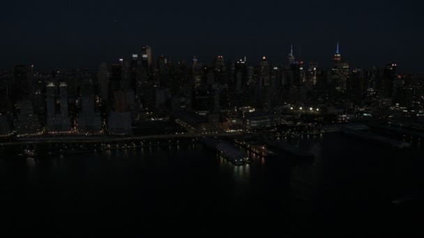 New York City met at night — Stockvideo