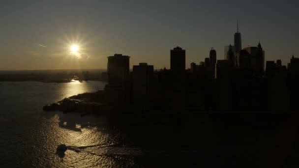 Luftaufnahme von New York bei Sonnenuntergang — Stockvideo