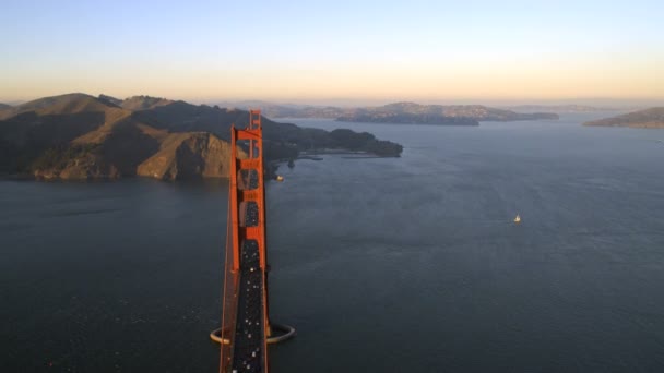 Golden Gate upphängning överbryggar i San Francisco — Stockvideo