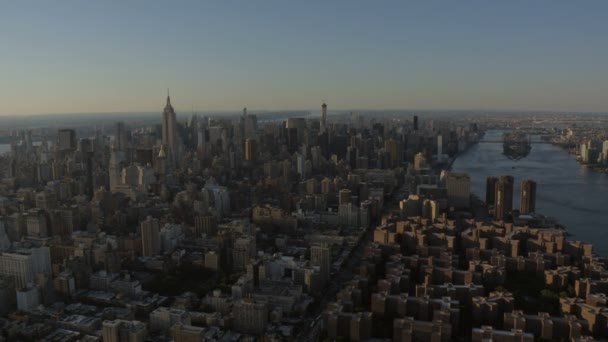 Ciudad de Nueva York skyline con rascacielos — Vídeo de stock