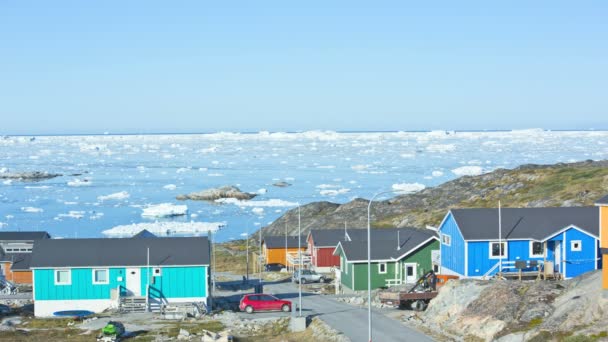 Arktické město s barevnými domy — Stock video