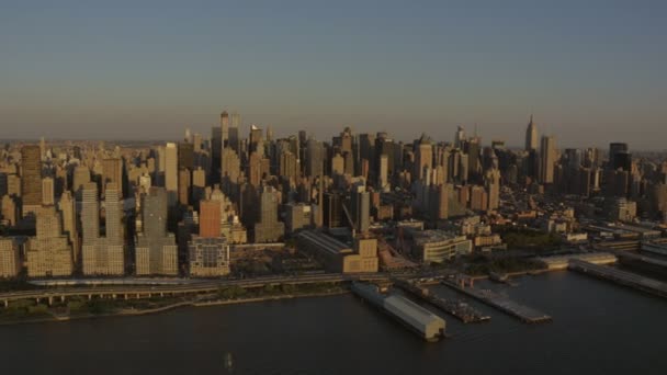 Нью-Йоркський міський горизонт з хмарочосами — стокове відео