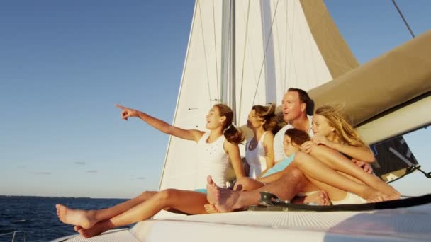 Family with children sailing on luxury yacht — Stock Video