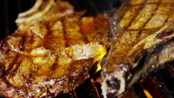 Marha steak a grill — Stock videók