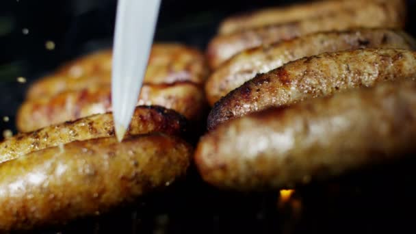 Saucisses de viande grillée — Video