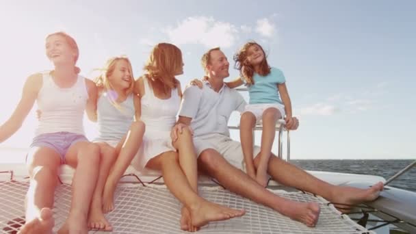 Family with children sailing on luxury yacht — Stock Video