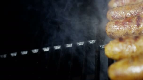 Fleischwurst vom Grill — Stockvideo