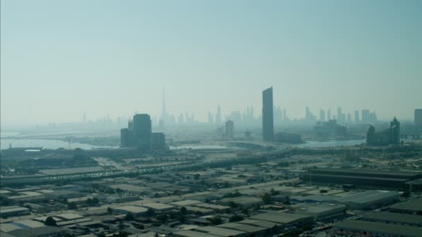 Luchtfoto van de skyline van de stad dubai — Stockvideo