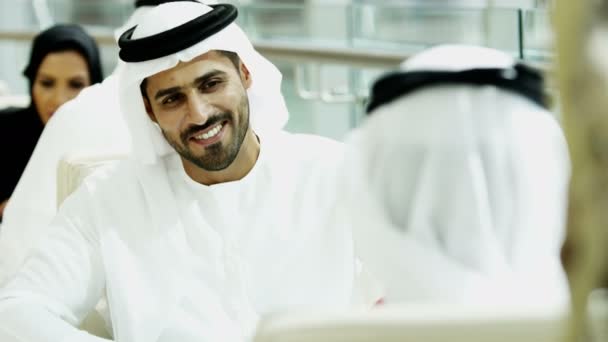 アラビア ビジネス人々 の会議を持っていること — ストック動画