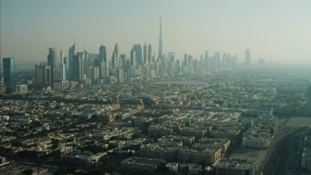 Luchtfoto van de stad Dubai — Stockvideo