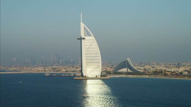 Отель Burj Al Arab в Дубае — стоковое видео