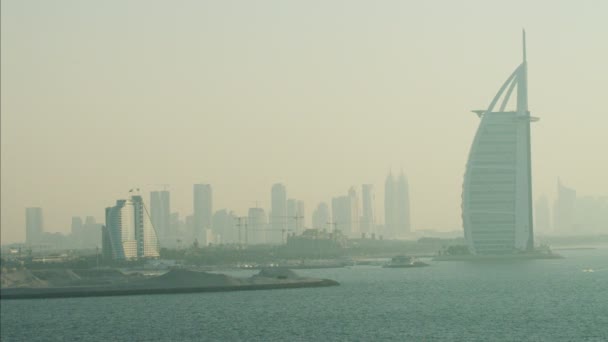 Hotel Burj al Arab 7 estrellas en Dubai — Vídeo de stock