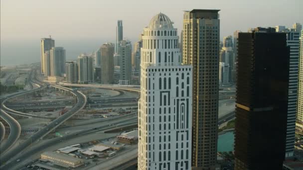 Вид с воздуха на город Дубай — стоковое видео