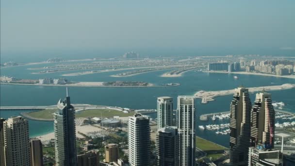 Luchtfoto van de stad Dubai — Stockvideo