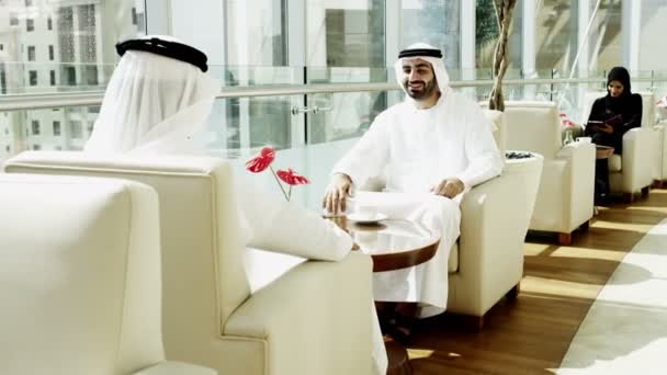 Рукопожатие арабских бизнесменов — стоковое видео