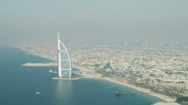 Burj Al Arab Hotel in Dubai — Stockvideo