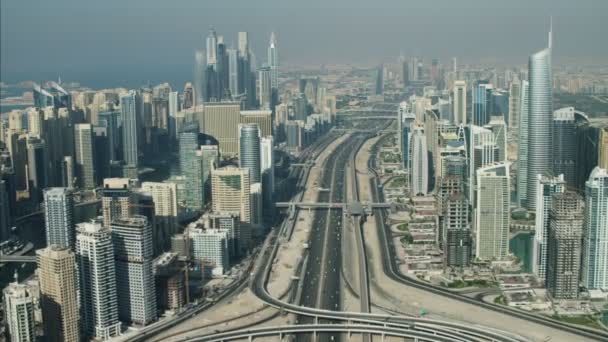Dubai Sheikh Zayed Road vägkorsning — Stockvideo