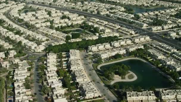 Paisaje con casas de lujo en Dubai — Vídeo de stock