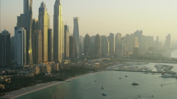 Vista aérea do horizonte da cidade de Dubai — Vídeo de Stock