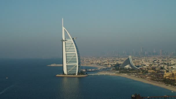 Отель Burj Al Arab в Дубае — стоковое видео