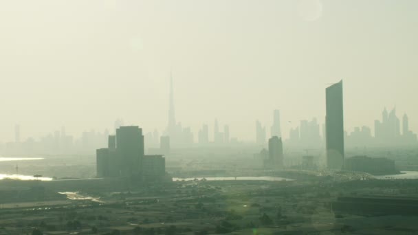 Luchtfoto van de stad Dubai — Stockvideo