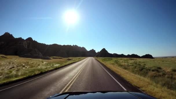 Drivande Badlands, South Dakota — Stockvideo