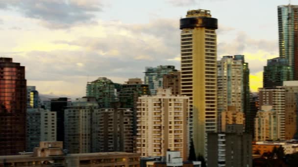 Zonsondergang op de skyline van Vancouver — Stockvideo
