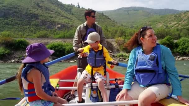 Rafting familiar en el río Colorado — Vídeos de Stock