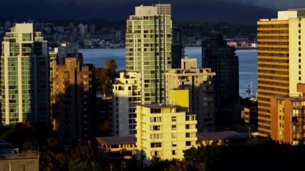 Vancouver skyline y vida residencial — Vídeo de stock