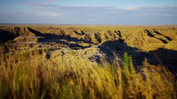 Badlands подання гірські пейзажі — стокове відео