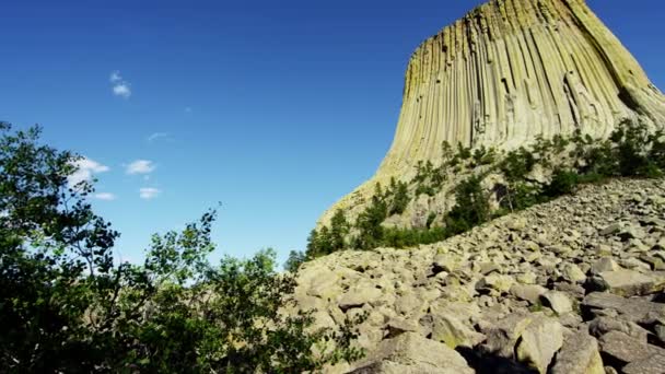 Devils Tower en el Parque Nacional de Wyoming — Vídeos de Stock