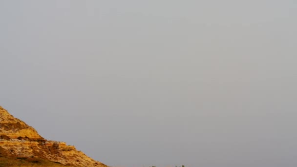 日出时的烟囱岩 — 图库视频影像