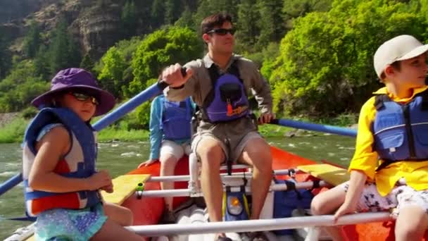 Családi rafting a Colorado folyó — Stock videók