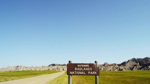 Badlands národní park znamení — Stock video