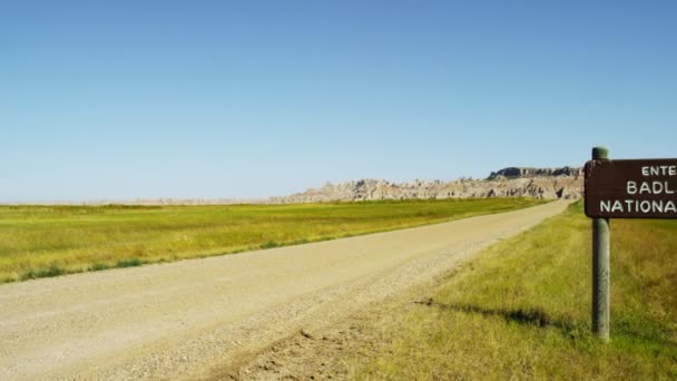 Badlands εθνικό πάρκο σημάδι — Αρχείο Βίντεο